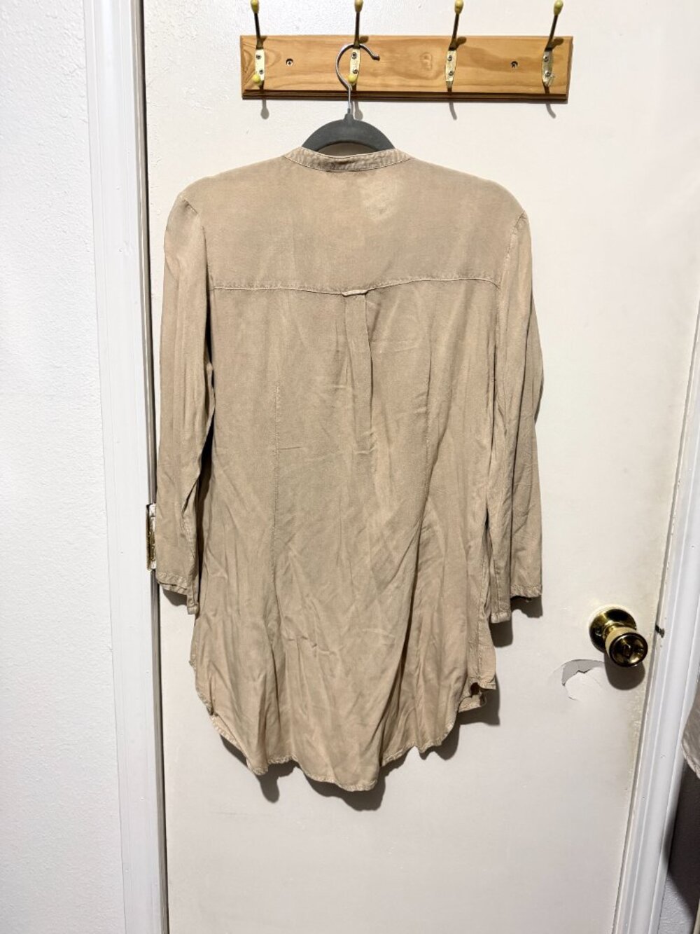 NWT Solitaire Taupe Beige Embroidered Boho Tunic Blouse Roll Tab Sleeve - M - Picture 8 of 12